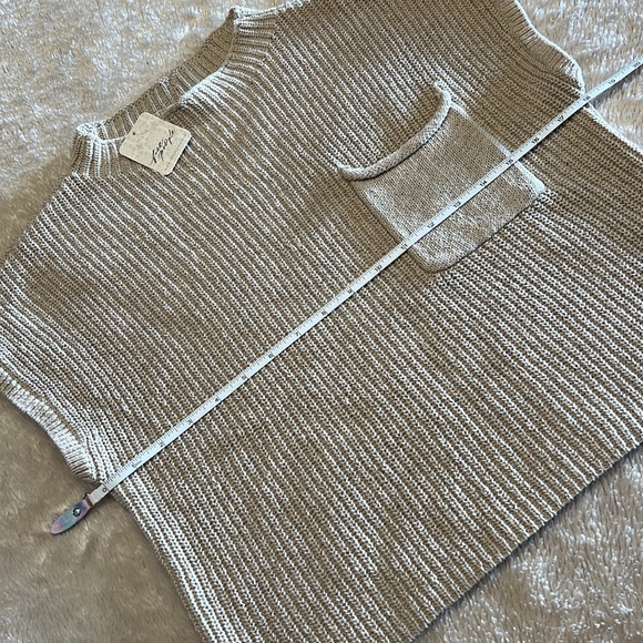 FREE PEOPLE Free-est Freya Short Sleeve
Sweater & Pants Set - Picture 16 of 17